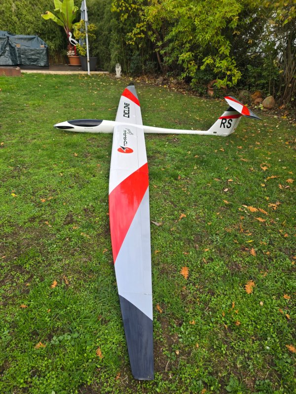 Robbe-Tomahawk Cyclone